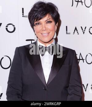 Kris Jenner arriva al TAO Nightclub all'interno del Venetian Hotel & Casino dove sua figlia Kim Kardashian ha ospitato un Capodanno. Las Vegas, Nevada. 31st dicembre 2011. Foto Stock