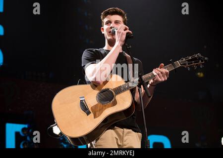 Shawn Mendes al KISS 108 Jingle Ball, 14th dicembre 2014 @ Boston's TD Garden Banknorth. Foto Stock