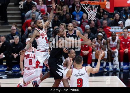 Chicago, Stati Uniti. 31st Jan, 2023. Kawhi Leonard (2 Los Angeles Clippers) perde la palla durante la partita tra i Chicago Bulls e Los Angeles Clippers martedì 31 gennaio 2023 presso lo United Center, Chicago, USA. (NESSUN USO COMMERCIALE) (Foto: Shaina Benhiyoun/Sports Press Photo/C - UN'ORA DI SCADENZA - ATTIVA FTP SOLO SE LE IMMAGINI HANNO MENO DI UN'ORA - Alamy) Credit: SPP Sport Press Photo. /Alamy Live News Foto Stock