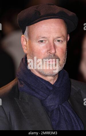 Simon Oaks cammina sul tappeto rosso per la prima di 'Let Me in' tenutasi al Vue West End durante il BFI London Film Festival 54th. "Let Me in" è un film horror drammatico americano basato sul film svedese del 2008 "Let the Right One in". Londra, Regno Unito. 10/14/10. Foto Stock