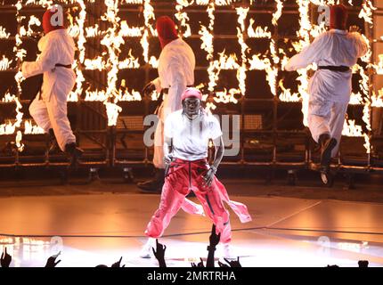 Kendrick Lamar at the 2017 MTV Video Music Awards held at The Forum on  August 27, 2017 in Inglewood, CA, USA (Photo by Sthanlee B. Mirador/Sipa  USA Stock Photo - Alamy