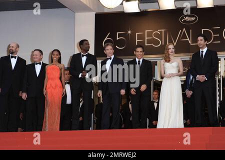 Jada Pinkett Smith, Chris Rock, Martin Short, ben Stiller, Jessica Chastain e David Schwimmer partecipano alla prima edizione del 'Madagascar 3: Il più ricercato d'Europa' durante il 65th° Festival annuale del cinema di Cannes che si tiene al Palais des Festivals di Cannes, Francia. 18th maggio 2012. Foto Stock