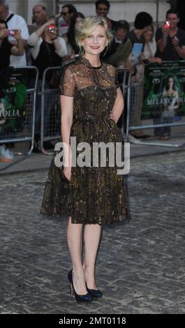 SOLO Stati Uniti, CANADA, AMERICA LATINA E GRECIA - Kirsten Dunst partecipa alla prima britannica di 'Melancholia' al Curzon Mayfair di Londra, Regno Unito. 28th settembre 2011. Foto Stock