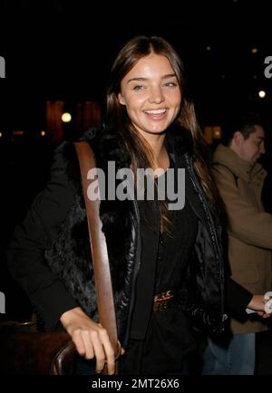 Il supermodel australiano e il Segreto Angel Miranda Kerr di Victoria partecipa alla Mercedes Benz New York Fall 2008 Fashion Week. New York, NY. 2/2/08. Foto Stock