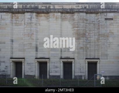 Traduzione Zeppelinfeld Zeppelin campo tribuna progettato dall'architetto Albert Speer come parte del raduno partito nazista a Nuernberg, Germania Foto Stock