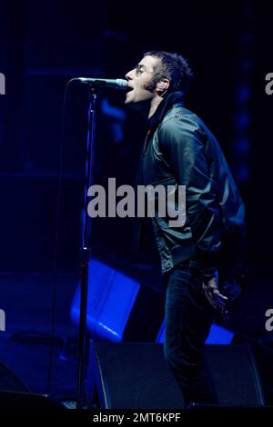 Oasis si esibisce dal vivo presso il Madison Square Garden di New York, New York, 12/17/08. Foto Stock