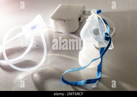 Nebulizzatore isolato su bianco Foto Stock