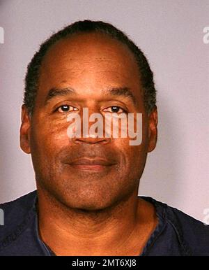 O.J. Simpson's Mugshot preso oggi dopo il suo arresto per la presunta rapina armata di un commerciante di memorabilia in una stanza di hotel di Las Vegas. Fu accusato di due conti di rapina con un'arma mortale, di due conti di assalto con un'arma mortale, di cospirazione per commettere un crimine e di furto con un'arma da fuoco. Attualmente è detenuto presso il Clark County Detention Center. Las Vegas, Nevada. 9/16/07. Foto Stock