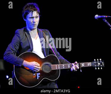 Lo scrittore Paul Freeman suona alla Seminole Hard Rock Live Arena. Freeman ha aperto lo spettacolo per Roger Daltrey che sta girando negli Stati Uniti, eseguendo la sua opera rock 'Tommy'. Hollywood, Florida. 13th settembre 2011. Foto Stock