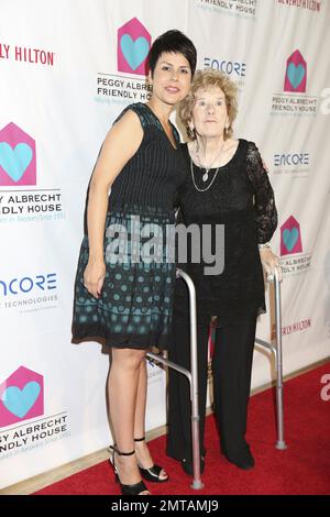 Peggy Albrecht alla Peggy Albrecht friendly House 26th Annual Awards Luncheon al Beverly Hilton Hotel di Beverly Hills, California, il 24 ottobre 2015. La Peggy Albrecht friendly House è stata fondata nel 1951 ed è stata la prima casa nel paese per le donne che si sono guarite dall'abuso di sostanze e alcool. È un modello per le case di recupero negli Stati Uniti e in Europa. Foto Stock