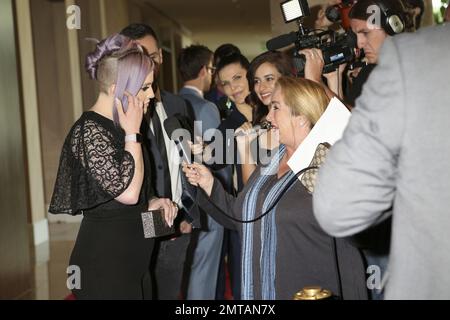 Kelly Osbourne al Peggy Albrecht friendly House 26th Annual Awards Luncheon al Beverly Hilton Hotel di Beverly Hills, California, il 24 ottobre 2015. La Peggy Albrecht friendly House è stata fondata nel 1951 ed è stata la prima casa nel paese per le donne che si sono guarite dall'abuso di sostanze e alcool. È un modello per le case di recupero negli Stati Uniti e in Europa. Foto Stock