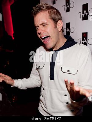 Perez Hilton festeggia il suo 32nd° compleanno il Fool's Day di aprile al nightclub Tao all'interno del Bellagio Hotel and Casino. Il compleanno ufficiale di Perez è il 23 marzo. Las Vegas, Nevada. 4/1/10. Foto Stock