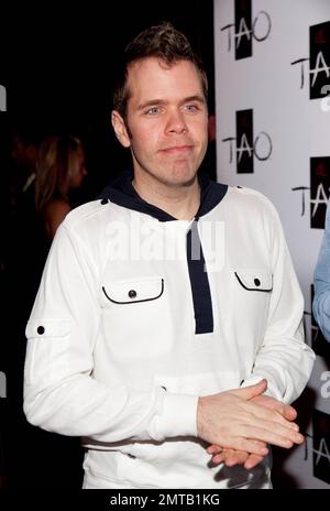 Perez Hilton festeggia il suo 32nd° compleanno il Fool's Day di aprile al nightclub Tao all'interno del Bellagio Hotel and Casino. Il compleanno ufficiale di Perez è il 23 marzo. Las Vegas, Nevada. 4/1/10. Foto Stock