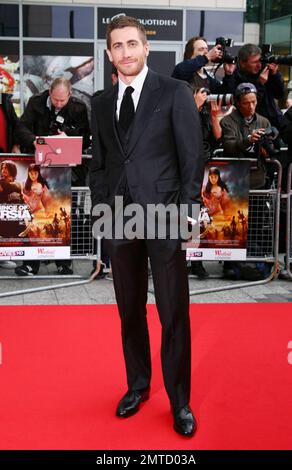 L'attore Jake Gyllenhaal cammina sul tappeto rosso alla prima mondiale di 'Prince of Persia: The Sands of Time' tenuta al Vue Westfield. Il film d'azione, che vede protagonisti Gyllenhaal e l'attrice Gemma Arterton, si basa sulla lunga serie di videogiochi iniziata nel 1989. Londra, Regno Unito. 05/09/10. Foto Stock