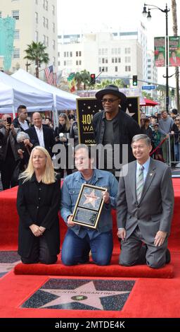 Quentin Tarantino, Samuel L. Jackson e Leron Gubler alla Hollywood Walk of Fame per onorare Quentin Tarantino mentre riceve la sua Hollywood Star a Hollywood, California. 21st dicembre 2015. Foto Stock