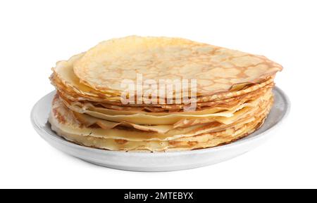 Pila di frittelle fresche sottili isolato su bianco Foto Stock