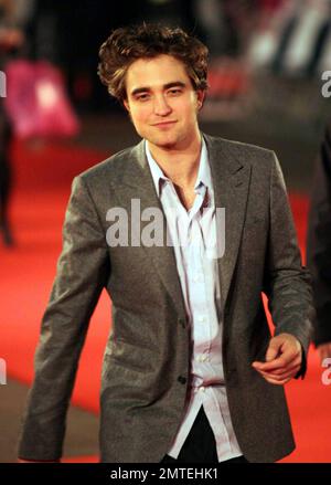 Robert Pattinson alla prima nel Regno Unito di 'Remember Me' in Leicester Square. Londra, Regno Unito. 3/17/10. . Foto Stock