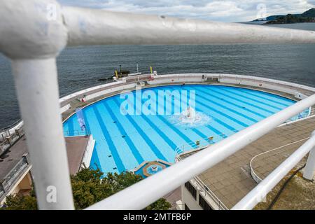 TInside Lido, Plymouth Hoe, Devon. Foto protetta da copyright di Paul Slater Images Ltd - Tel 07512838472. Foto Stock