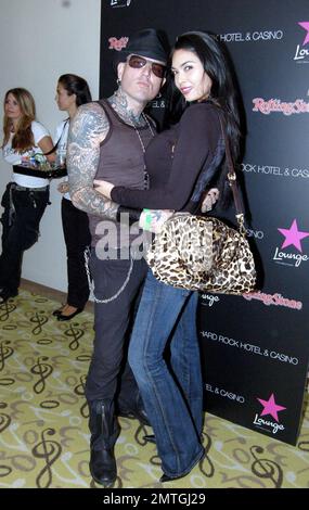 Terra Patrick e il marito Evan Seinfeld di Biohazard partecipano al secondo giorno della Star Lounge Gifting and Hospitality Suite in onore del 40th° anniversario di Rolling Stone all'Hard Rock Hotel. Las Vegas, Nevada. 9/8/07. Foto Stock