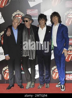 Charlie Watts, Keith Richards, Ronnie Wood e Mick Jagger partecipano al 'Rolling Stones: 50 - Private View' mentre i Rolling Stones celebrano il loro 50th° anniversario con una mostra alla Somerset House di Londra, Regno Unito. 12th luglio 2012. . Foto Stock