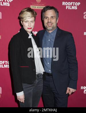 Sunrise Coigney e Mark Ruffalo al “Seymour: An Introduction” Special Screening tenutosi presso la St Barts Cathedral di New York, New York. Marzo 12, 2015. Foto Stock