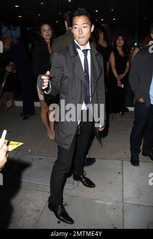 Aaron Yoo alla prima di 'She Wants Me' alla Laemmle's Music Hall di Los Angeles, CA. 5th aprile 2012. Foto Stock