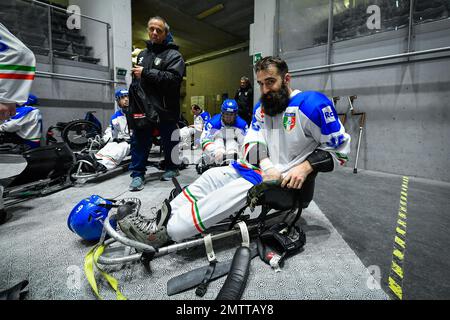 Italia, Torino 27 dicembre 2023 PalaTazzoli 10th Torneo Internazionale di Para Ice Hockey di Torino 2023 Semifinale : Italia vs Norvegia 2-3 Team Italiano (Foto di Sayantan Chakraorty / Pacific Press) Foto Stock