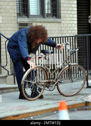 Gli attori John C. Reilly ('Step Brothers') e Paul Dano ('Little Miss Sunshine') girano sul set di 'The Extra Man', in scadenza nei teatri degli Stati Uniti nel 2010. Il film è anche impostato per la stella Katie Holmes e Kevin Kline. New York, NY. 3/18/09. Foto Stock