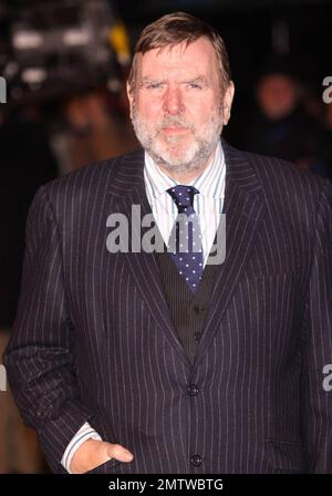 Timothy Spall cammina sul tappeto rosso per la prima nel Regno Unito di Tom Hooper's 'The King's Speech', un dramma storico su King George VI, durante il BFI London Film Festival 54th. Londra, Regno Unito. 10/21/10. Foto Stock