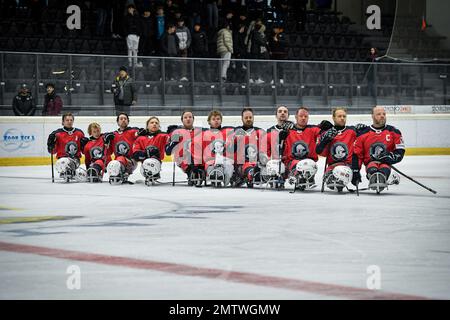 Torino, Italia, Italia. 27th Jan, 2023. Italia, Torino 27 dicembre 2023 PalaTazzoli.10th Torneo Internazionale di Hockey su ghiaccio Para di Torino 2023 .Semifinale : Italia vs Norvegia 2-3.Norvegia Team (Credit Image: © Tonello Abozzi/Pacific Press via ZUMA Press Wire) SOLO PER USO EDITORIALE! Non per USO commerciale! Foto Stock