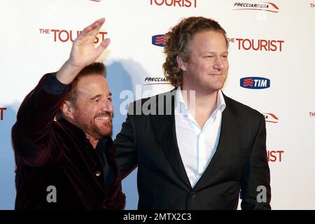 Christian De Sica e Florian Henckel von Donnersmarck alla prima di 'The Tourist' a Roma. 12/15/10. Foto Stock