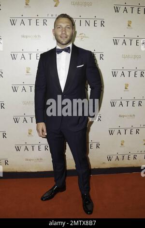 Russell Crowe, Olga Kurylenko e Jai Courtney alla prima mondiale di 'The Water Diviner' a Sydney, Australia. 2nd dicembre 2014. Foto Stock