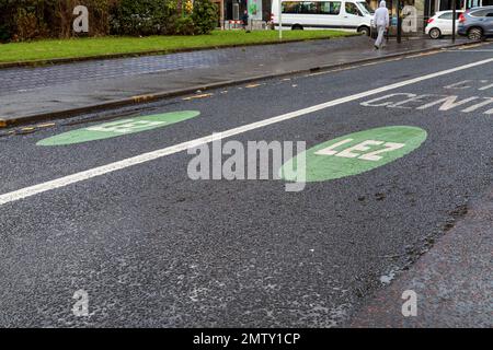 Il Glasgow City Council introduce una zona LEZ a basse emissioni che entra in vigore il 1st giugno 2023 Foto Stock