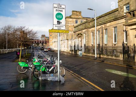 Il Glasgow City Council introduce una zona LEZ a basse emissioni che entra in vigore il 1st giugno 2023 Foto Stock