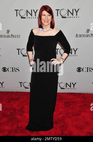 Kate Flannery al 65th° Tony Awards di New York, NY 6/12/11. Foto Stock