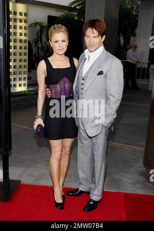 Anna Paquin e Steven Moyer posano alla Season 4 Premiere di "True Blood" di HBO che si tiene presso l'ARCLIGHT Cinemas di Los Angeles, CA, 06/21/11. Foto Stock