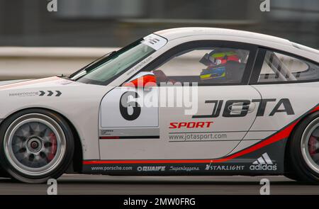 2008 Porsche Carrera Cup di Gran Bretagna Phil Quaife in pista durante la successiva giornata stampa auto sul circuito di Silverstone. Foto Stock