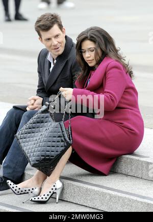 America Ferrera ed Eric Mabius hanno girato le scene del finale di serie di 'Ugly Betty' ambientato a Londra, Regno Unito. 4/6/10. . Foto Stock