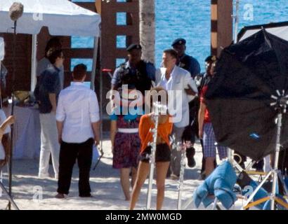 ESCLUSIVO!! I membri del cast girano una scena per un episodio imminente della serie ABC 'Ugly Betty'. L'episodio, che ruota intorno a una ripresa fotografica 'Mode', è stato girato ad Atlantis Paradise Island. Paradise Island, Bahamas. 10/8/09. Foto Stock