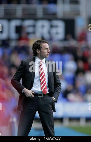 Gareth Southgate che gestisce Middlesbrough alla Reading FC dal touchline 2nd dicembre 2007. Questa immagine è legata da restrizioni Dataco su come può essere utilizzata. SOLO USO EDITORIALE non utilizzare con audio, video, dati, liste di eventi, logo di club/campionati o servizi “live” non autorizzati. L'uso in-match online è limitato a 120 immagini, senza emulazione video. Nessun utilizzo in scommesse, giochi o single club/League/player p Foto Stock