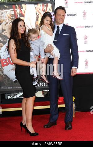 Vince Vaugh, moglie Kyla Weber, figlia Locklyn Vaughn e figlio Vernon Vaugh alla sua Star Ceremony sulla Hollywood Walk of Fame. Los Angeles, California. 4th marzo 2015. Foto Stock