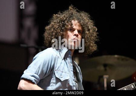 Andrew Stockdale di Wolfmather suona dal vivo in concerto al Voodoo Music Experience al City Park di New Orleans, LOUISIANA. 10/31/09. Foto Stock