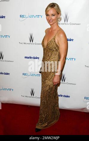 Kari Matchett si presenta per i fotografi alla Weinstein Company e al Golden Globe After Party 2011 di Relativity Media in seguito ai Golden Globe Awards 68th che si tengono all'hotel Beverly Hilton. Los Angeles, California. 01/16/11. Foto Stock