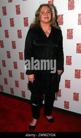 L'attrice Kathleen Turner partecipa alla serata di gala e all'esibizione serale di apertura di West Side Story a Broadway a New York, New York 03/19/09. Foto Stock