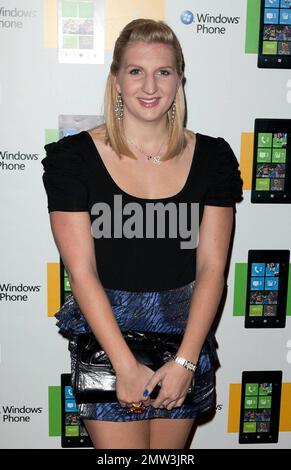 Rebecca Adlington appare alla festa di lancio di Windows Phone 7 tenutasi a Sketch. Londra, Regno Unito. 10/20/10. Foto Stock