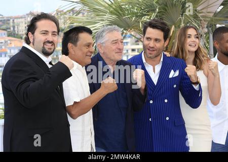 Ana de Armas, Edgar Ramirez e Robert De Niro alla fotocellula "mani di pietra", tenutasi al Palais des Festivals et des Congrès di Cannes nel corso del Festival Internazionale del Film di Cannes 69th a Cannes, Francia. 16th maggio, 2016. Foto Stock