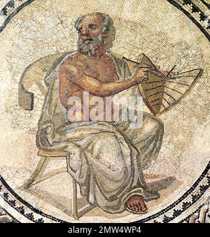 Anaximander. Antico mosaico romano del filosofo greco pre-socratico, Anaximander (Anaximandros; 610 – 546 a.C.), III secolo d.C. Foto Stock