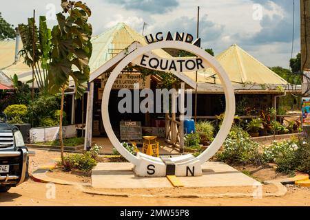 La delimitazione dei punti di riferimento dell'equatore in Uganda Foto Stock
