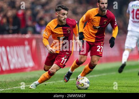 ISTANBUL, TURCHIA - 1 FEBBRAIO: Yunus AKGUN di Galatasaray durante la partita turca Super Lig tra Galatasaray e Umraniyespor a Nef Stadyumu il 1 febbraio 2023 a Istanbul, Turchia (Foto di Orange Pictures) Foto Stock