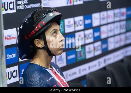 Shayna Powless, ciclista del Team USA e dei nativi americani, che gareggiano nell'inseguimento individuale ai Campionati mondiali di ciclismo su pista UCI 2022. Foto Stock